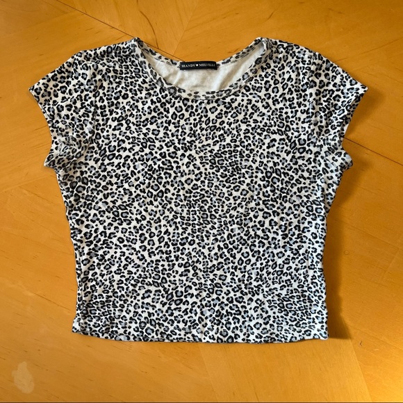 Brandy Melville Ashlyn top - Picture 1 of 1